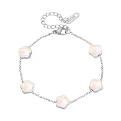 צמיד תלתן לבן פנינה בגוון כסף