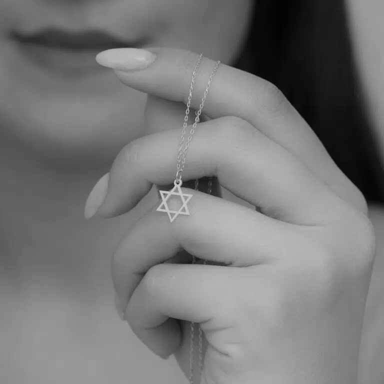 שרשרת מגן דוד עדינה בגוון כסף - תמונה 11