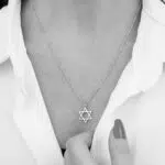 שרשרת מגן דוד עדינה בגוון כסף - תמונה 3