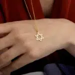 שרשרת מגן דוד עדינה בגוון זהב - תמונה 7