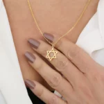 שרשרת מגן דוד עדינה בגוון זהב - תמונה 4