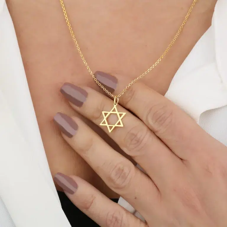 שרשרת מגן דוד עדינה בגוון זהב - תמונה 4